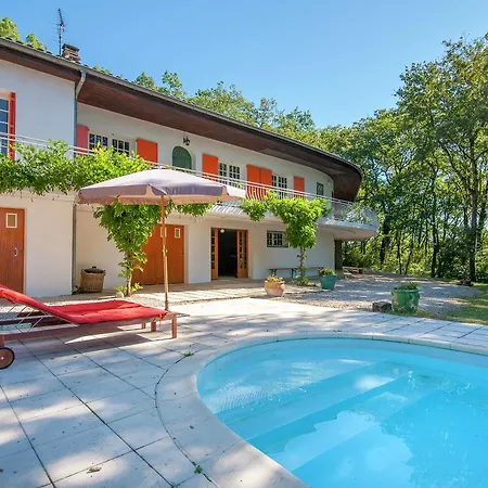 Villa Lavish In With A Swimming Pool Montmaurin