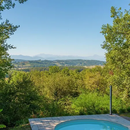 Villa Lavish In With A Swimming Pool