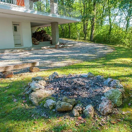 Villa Lavish In With A Swimming Pool